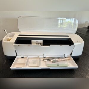 Cricut maker + matte&gloss vinyl + vinyl transfer tape